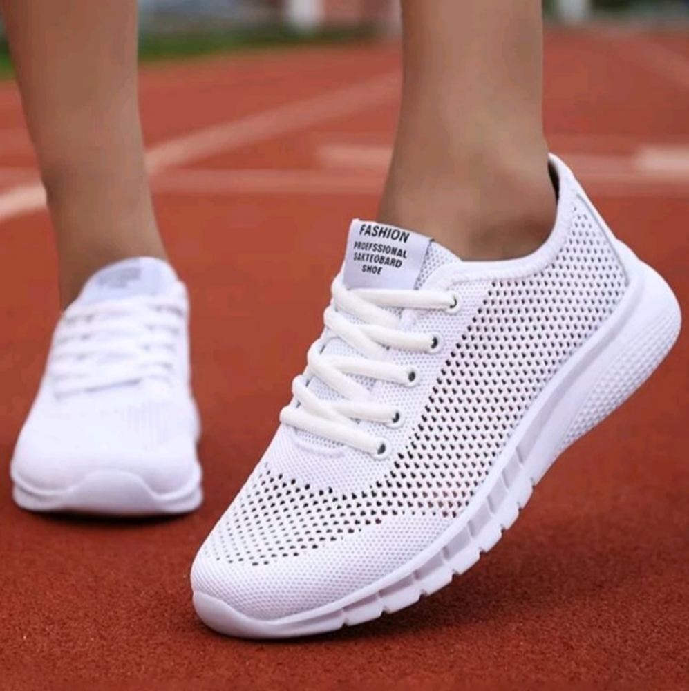 White running 🏃‍♂️ shoes